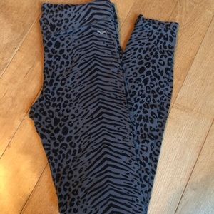 Victoria’s Secret Grey & black leggings